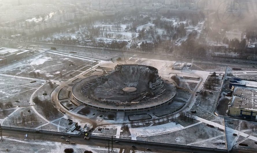 В Петербурге рухнула крыша спорткомплекса